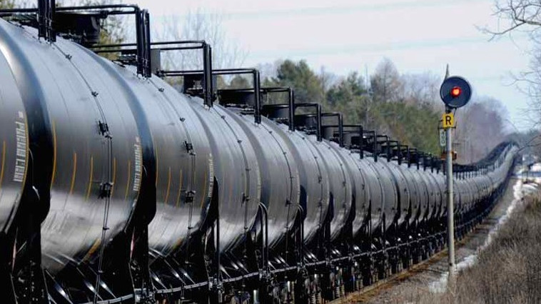 С января по апрель в Кыргызстан было завезено 322 тыс. тонн нефтепродуктов, - Ассоциация нефтетрейдеров &mdash; Tazabek