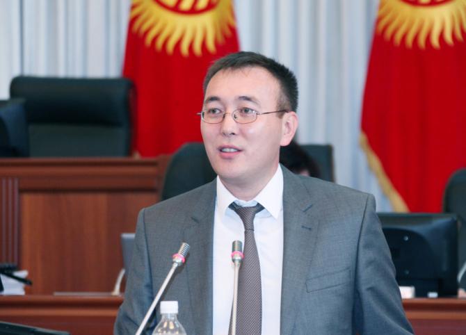 Глава НБКР Т.Абдыгулов: Одна обменка может раскачать ситуацию на валютном рынке &mdash; Tazabek