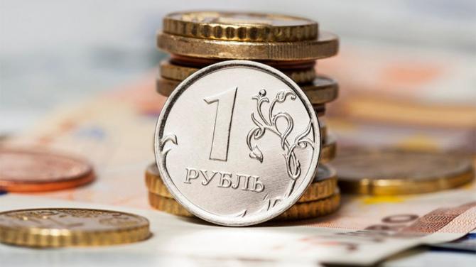 «Вечерний курс валют»: Рубль продается по 0,99 сома, тенге — по 0,22 сома — Tazabek