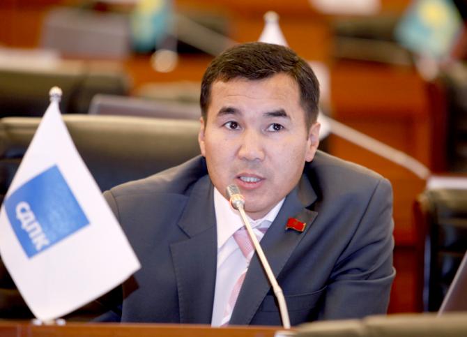 Т.Сариев правильно сделал, что подал в отставку, - член временной депутатской комиссии У.Жылкыбаев &mdash; Tazabek