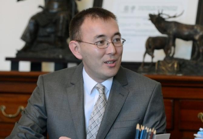 Свои деньги я храню только на карточке, - глава НБКР Т.Абдыгулов &mdash; Tazabek