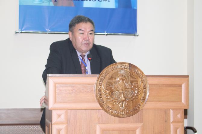 Пороговые ограничение на получение инвествизы нужно снизить до максимума, а то и вообще снять, - экономист Ж.Акенеев &mdash; Tazabek