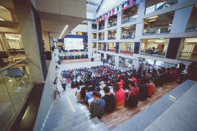 На экскурсию в АУЦА приехали более 300 школьников &mdash; Tazabek