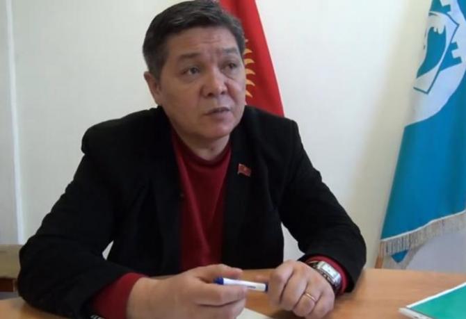 Пусть в правительстве своими министерствами управляют, а не нами, - депутат горкенеша Э.Докенов &mdash; Tazabek