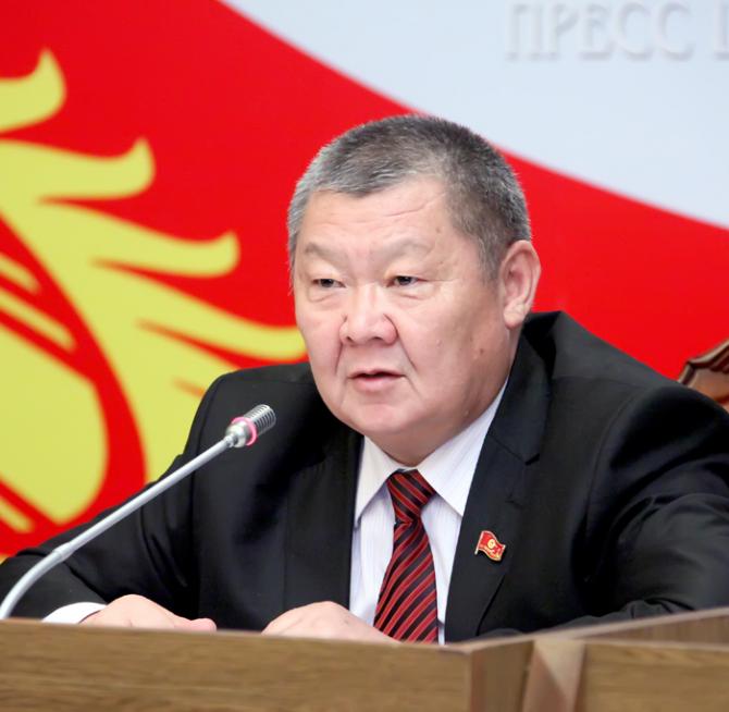 Глава компании &laquo;Кыргызалтын&raquo; Токон Мамытов подал в отставку &mdash; Tazabek