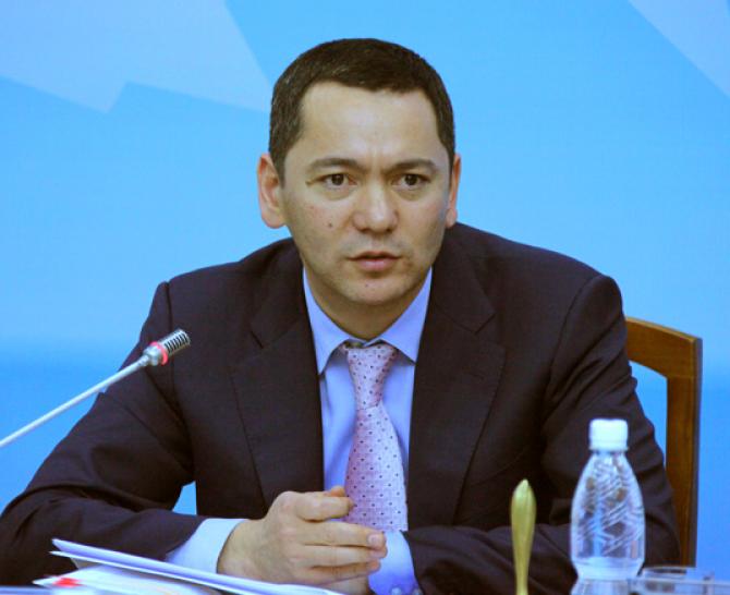 Депутат О.Бабанов предложил правительству сократить дефицит бюджета на 10 млрд сомов — Tazabek