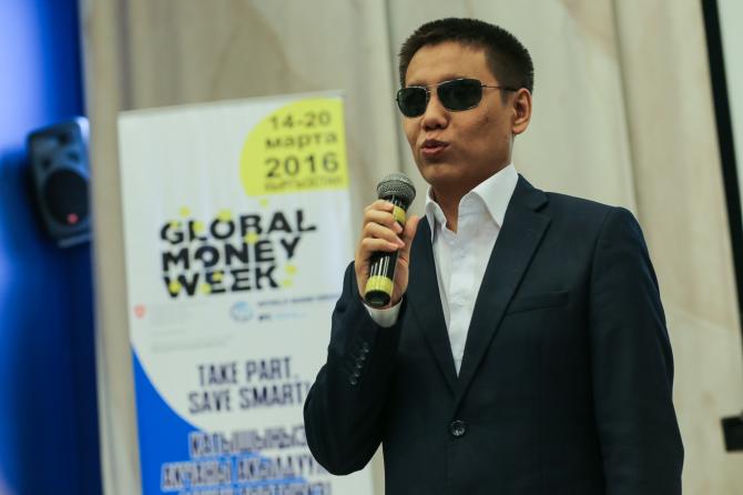 Дастан Бекешев рассказал студентам АУЦА о причинах иждивенчества и небережливости в КР &mdash; Tazabek