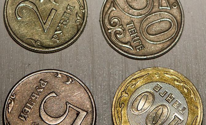 Курс валют: Рубль сравнялся с сомом, тенге стоит 0,2 сома (графики) — Tazabek