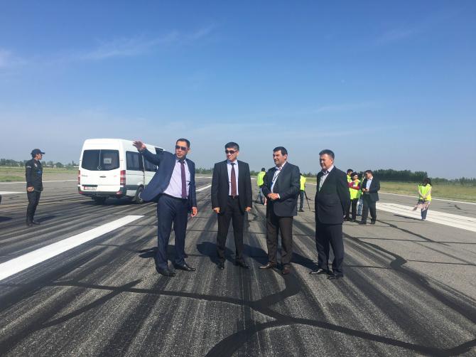 В Международном аэропорту &laquo;Ош&raquo; в 2017 году удлинят взлетно-посадочную полосу на 400 метров, - председатель правления ОАО &laquo;МАМ&raquo; Э.Чукуев &mdash; Tazabek