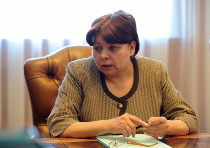 Декларация 2014: Экс-министр О.Лаврова получила зарплату и пенсию в 1,17 млн сомов &mdash; Tazabek