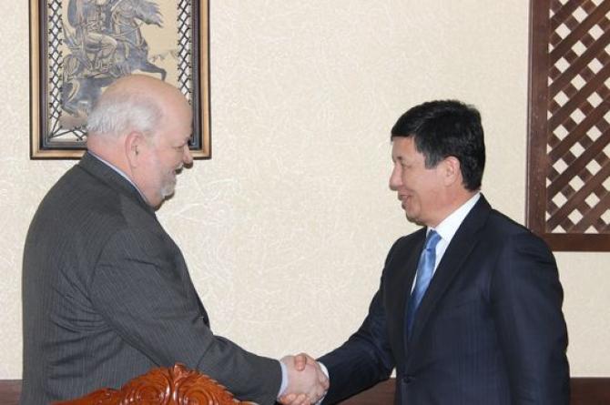 Глава Минэкономики КР и представитель посольства США обсудили вопросы развития торгово-экономических отношений &mdash; Tazabek