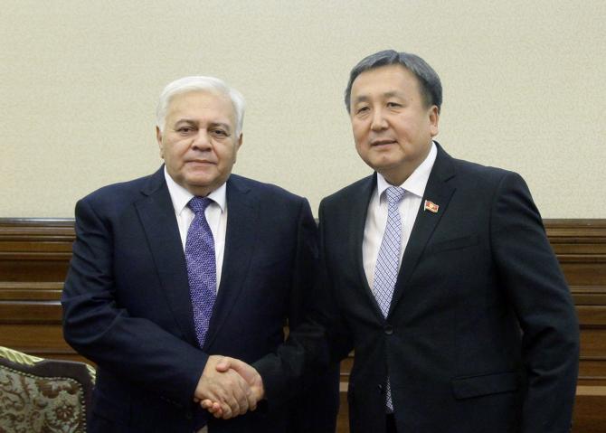 В ближайшие годы вода будет цениться как золото, водные ресурсы &mdash; светлое будущее КР, - парламентарий Азербайджана О.Асадов &mdash; Tazabek