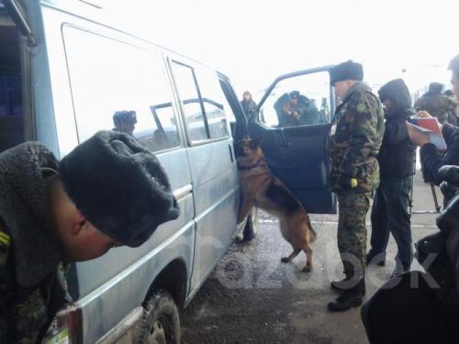 Фото &mdash; После вступления КР в ЕАЭС на КПП &laquo;Ак-Жол&raquo; и &laquo;Актилек Автодорожный&raquo; пассажиропоток и грузопоток увеличились в 2-2,5 раза &mdash; Tazabek