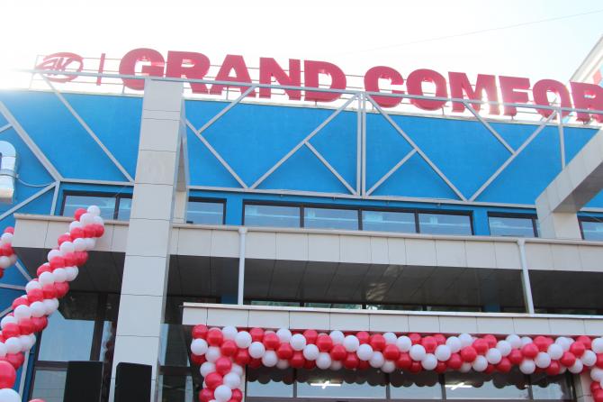 В Бишкеке открылся самый крупный строительный торговый комплекс в стране &mdash; Tazabek