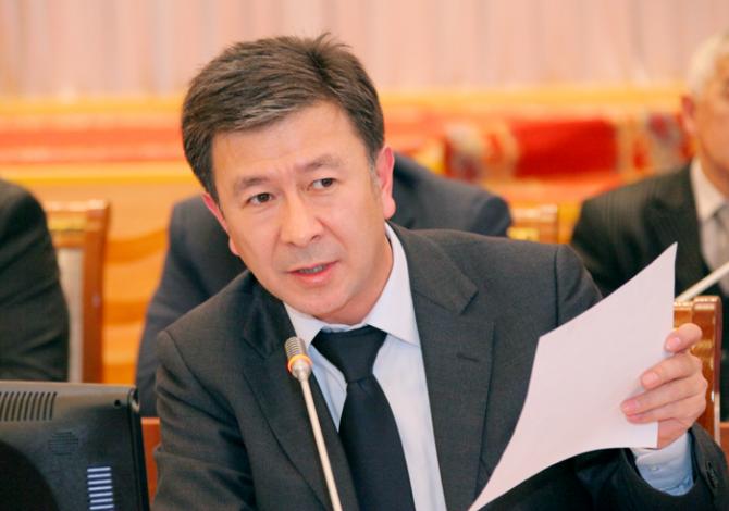 Депутат А.Шадиев: Есть разговоры, что РФ-КР фонд развития ждет, что кто-то кому-то намекнет — Tazabek