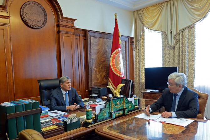 Президент А.Атамбаев новому главе РФ-КР Фонда развития К.Кулматову: Надо дополнительно выделить 10 млрд сомов льготных кредитов фермерам &mdash; Tazabek