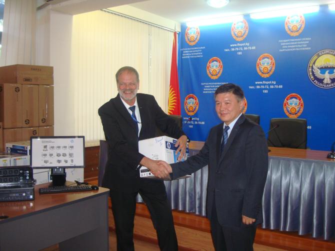 Борьба с экономическими и коррупционными преступлениями является актуальным во многих странах, - замглавы Центра ОБСЕ в Бишкеке Д.МакГрегор &mdash; Tazabek