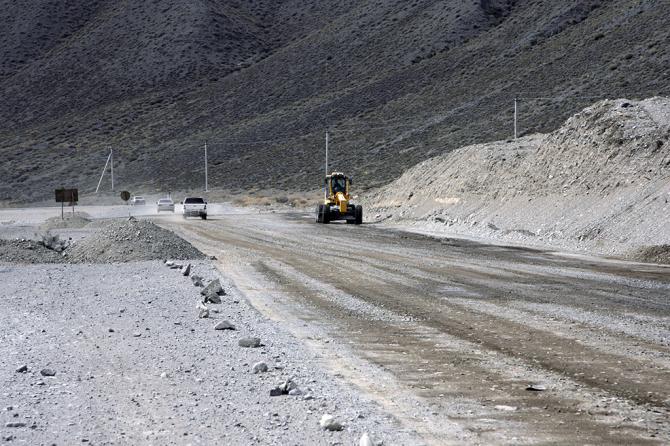 Реабилитация 3 оставшихся участков автодороги Бишкек&mdash;Нарын&mdash;Торугарт за $165,72 млн завершится к 2018 году &mdash; Tazabek